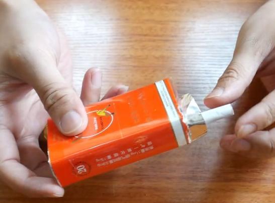 抽了几十年的烟才知道软包的拆法,软包装的烟怎么拆开比较好保存