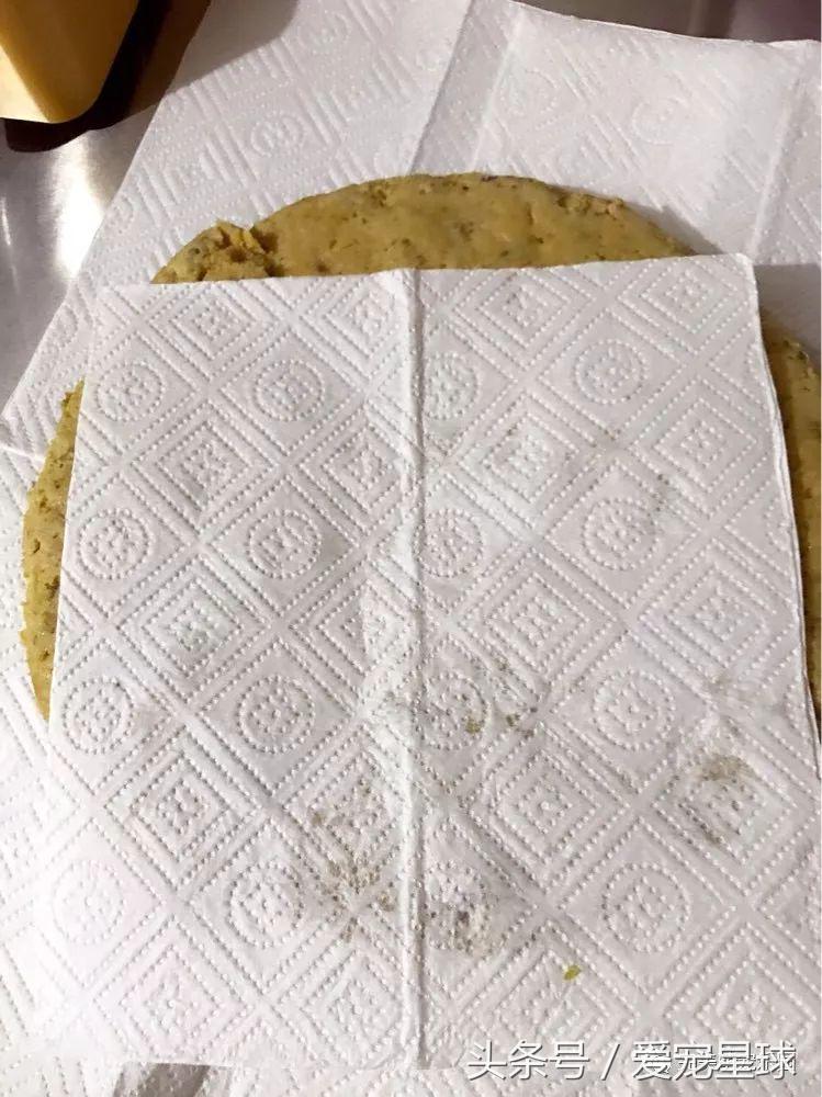 如何自制幼犬去泪痕狗粮视频教程,怎么给狗自制狗粮器