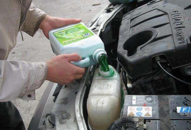 新车保养4缸要多少机油,买完新车不知道怎么开怎么办