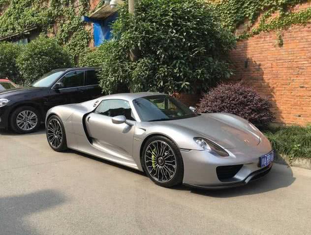 国内唯一一辆保时捷918绿色,一辆保时捷918多少钱