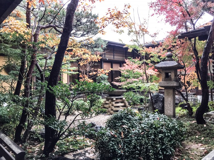 到雄琴温泉琵琶湖花街道温泉旅馆穿浴衣品近江牛！