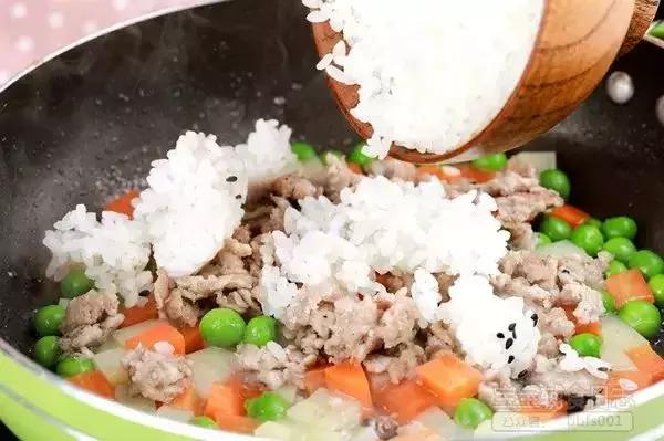 大米配什么蔬菜营养好吃,米饭配什么菜既有营养又好吃