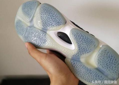 李宁夜光跑鞋怎么样,李宁短跑跑鞋