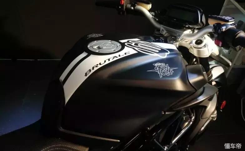 mvagustabrutale800座高,mvagustabrutale800改排气