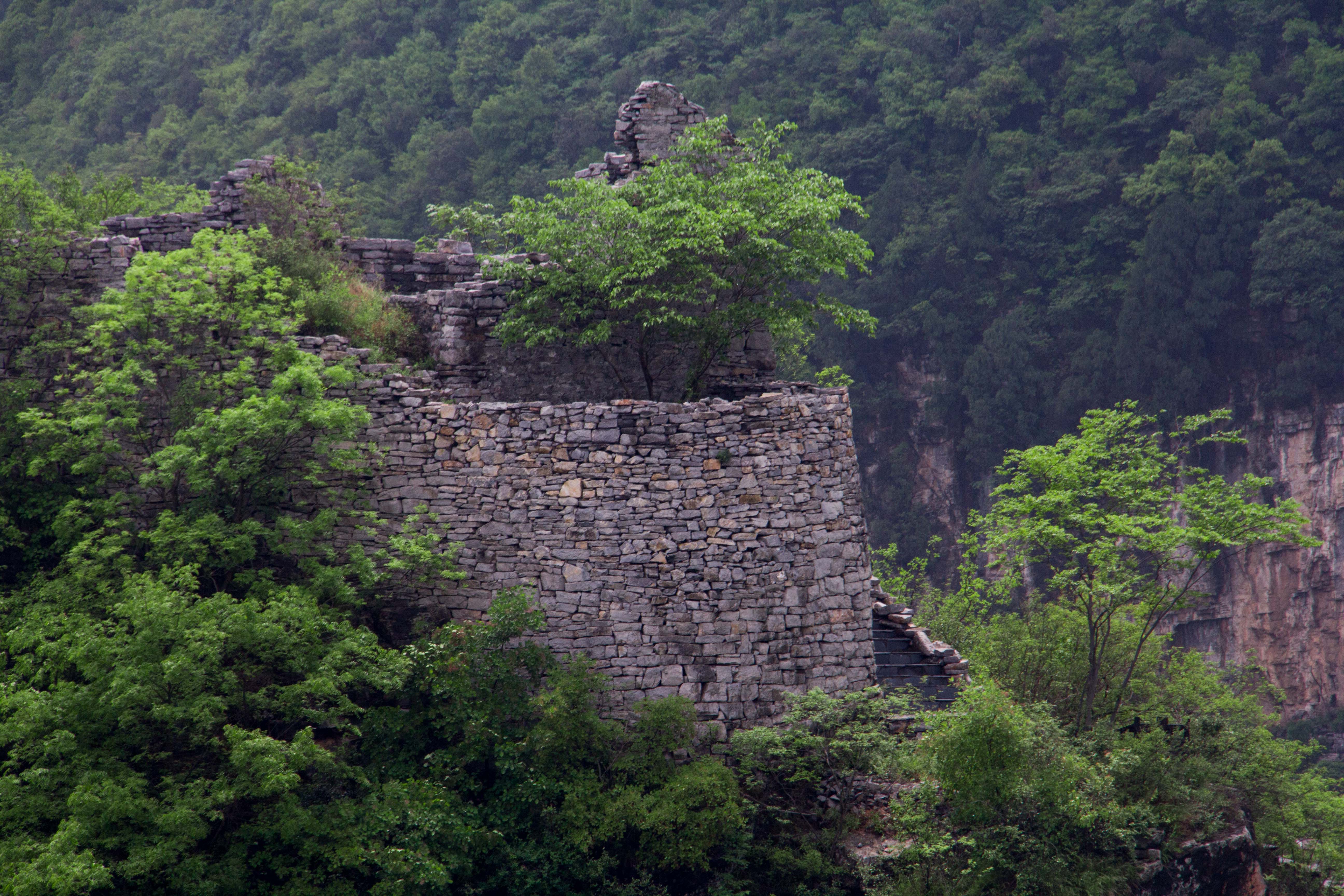 石牛寨悬崖飞拉达,南漳春秋寨滑索多少钱