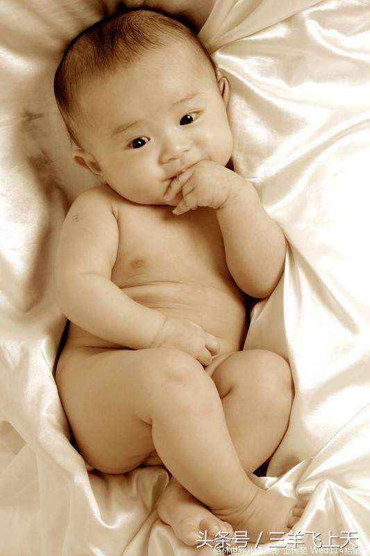 宝宝多大可以把尿过早有什么危害,过早给宝宝把尿有什么危害