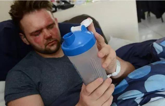 你喝过滚烫的椰子汁吗,冰水泡蛋粉好喝吗