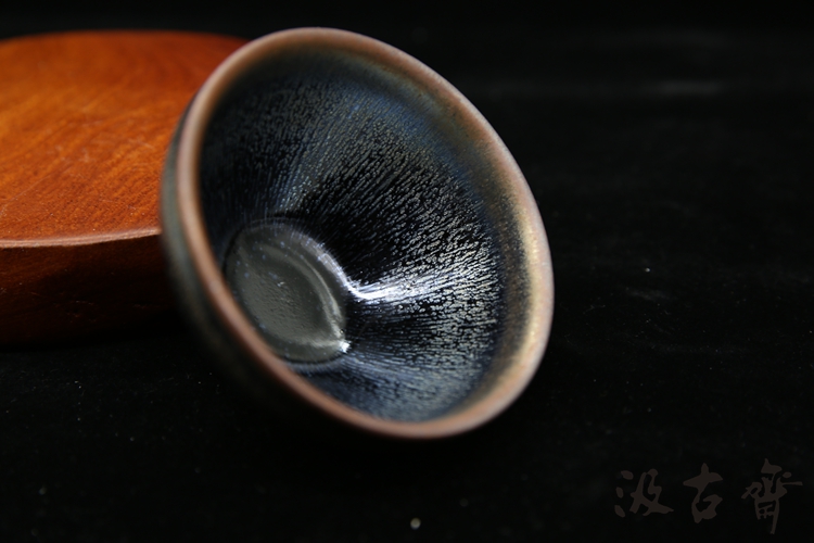 建盏为啥这么亮,建盏的七彩太迷人