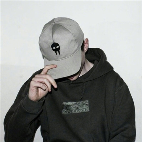 中年男人戴帽子的头像霸气,帅气图片冷酷霸气戴帽子