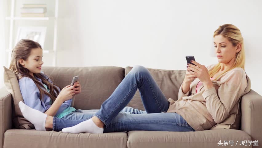 父母面对青春叛逆期的孩子该怎么办？10个重要的解决技巧