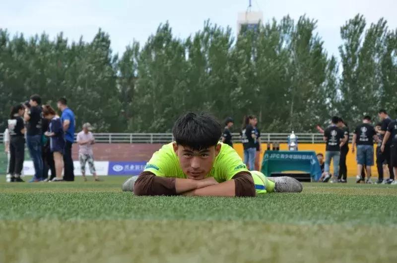 每个热爱足球的人都有自己的心,人为什么热爱足球