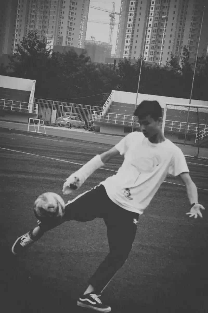 每个热爱足球的人都有自己的心,人为什么热爱足球