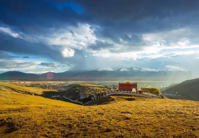 小镇如歌，且听风吟，大研、独克宗、理塘……
