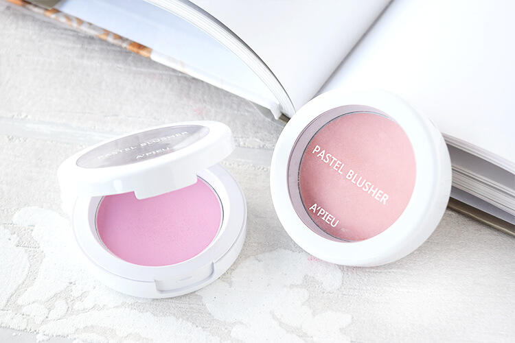 彩妆夏季限定腮红色号搭配图片,小长假美妆出行