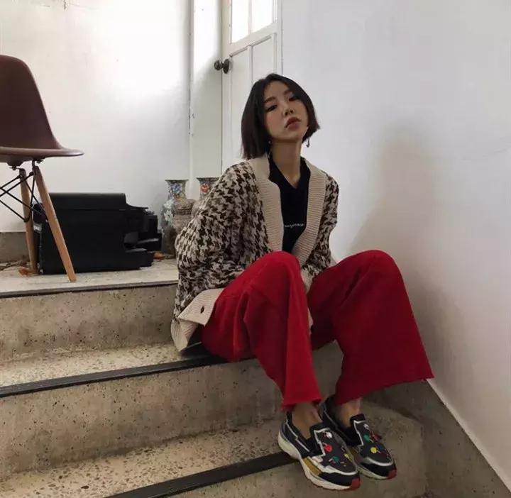 适合圆脸的短发烫发造型最新款,适合圆脸的短发胖女孩