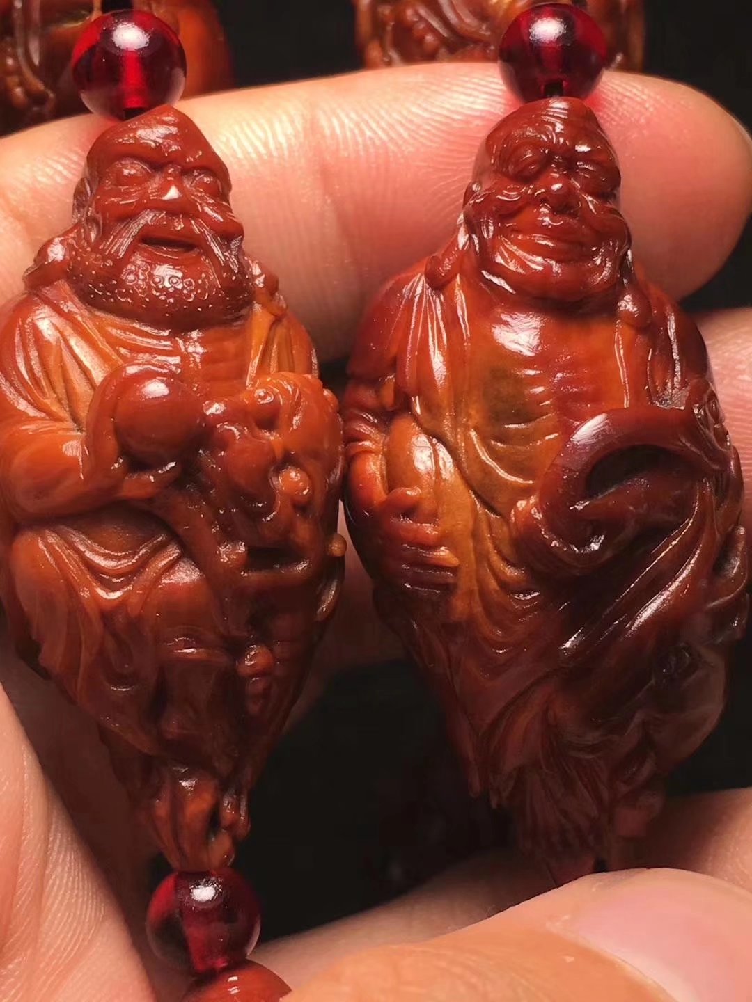 橄榄核雕怎么盘玩保养,橄榄核雕手串怎么保养和盘玩