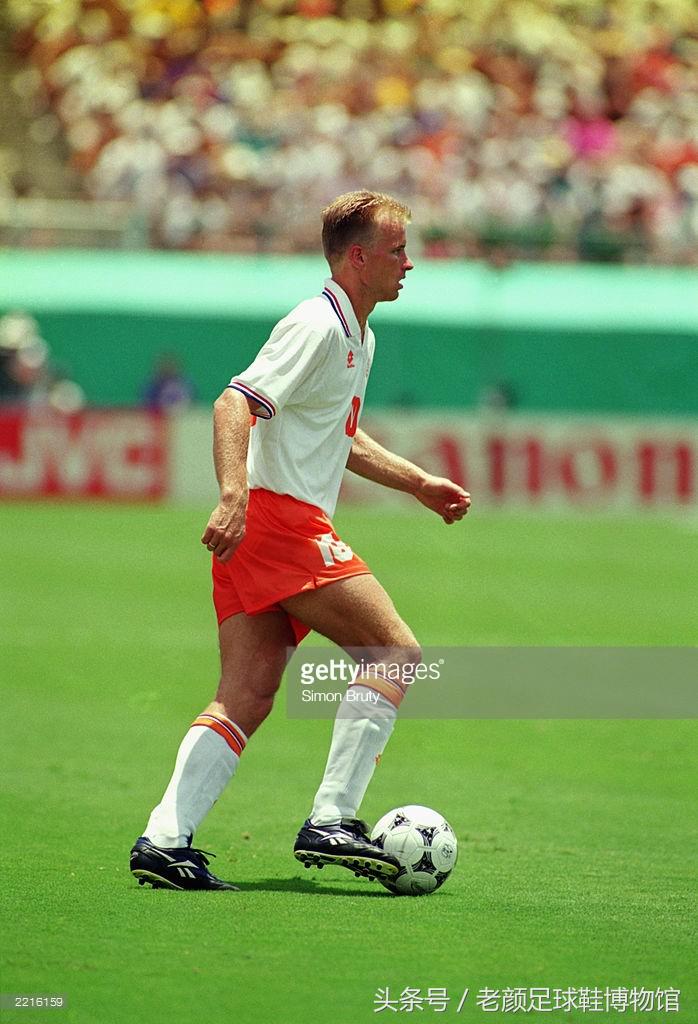 1970年世界杯足球鞋,2006世界杯猎鹰足球鞋