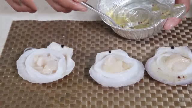 蒜蓉粉丝烤扇贝菜谱简单又漂亮,锡纸烤扇贝粉丝蒜蓉做法