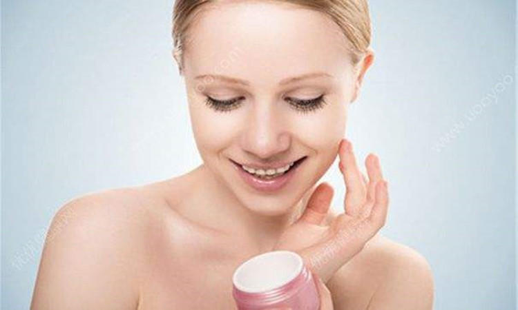 bb霜真的有香味吗,适合油皮肤的bb霜