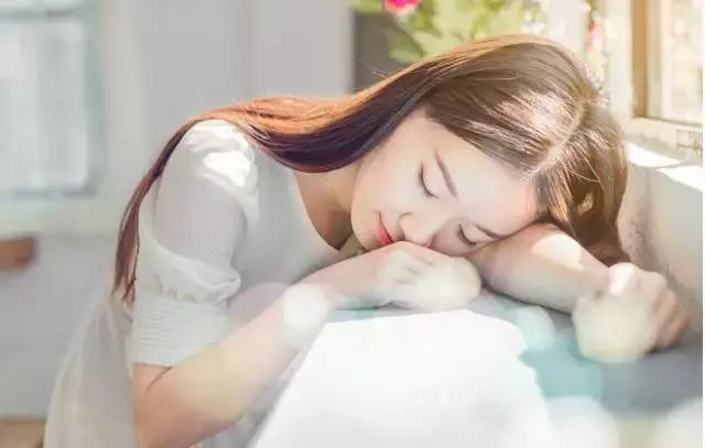 女性天天内裤脏脏的正常么,女性为什么内裤总是很脏