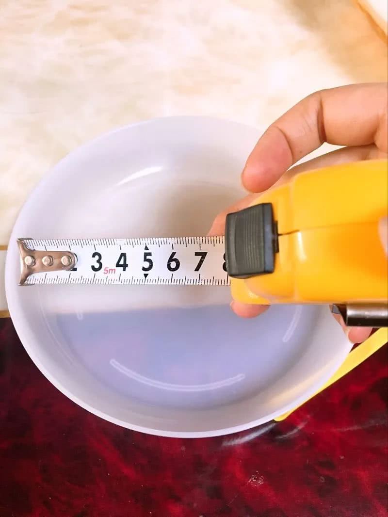 我带着秤和卷尺，去吃这几家小笼包！差点被赶跑