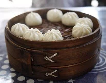 我带着秤和卷尺，去吃这几家小笼包！差点被赶跑