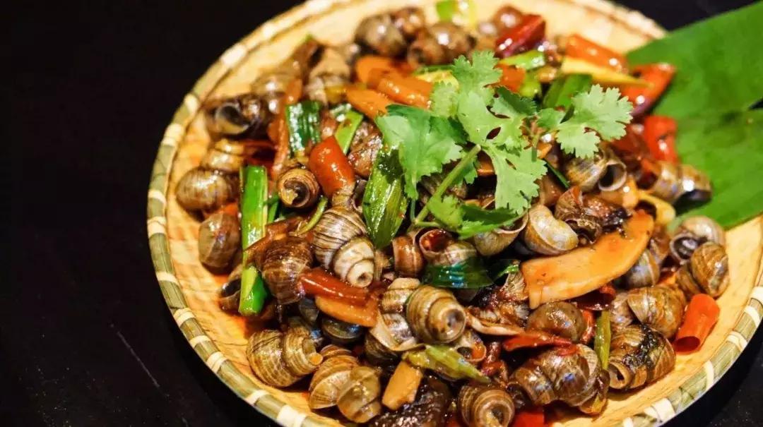 一碗螺蛳粉爱上一座城,一碗螺蛳粉只吃一半