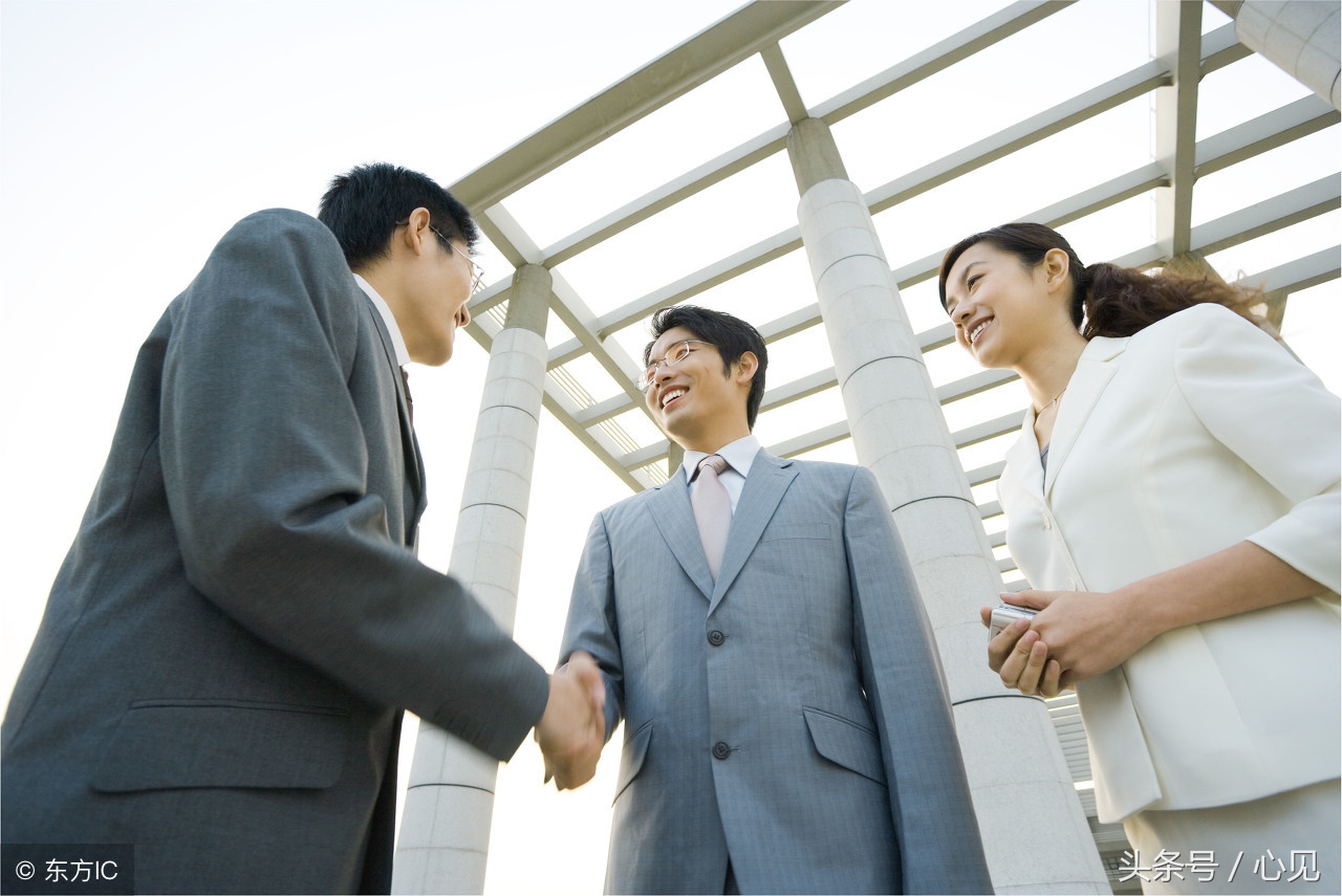 职场经验：异性握手、上下级握手等等这些礼节你都懂吗