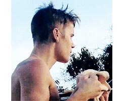 贾斯汀比伯歌曲favoritegirl,推荐贾斯汀比伯好听的歌曲top10