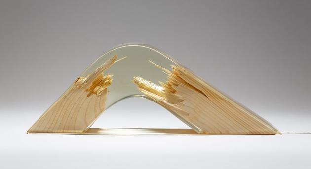 撕裂之美艺术家用碎木头制成照明灯