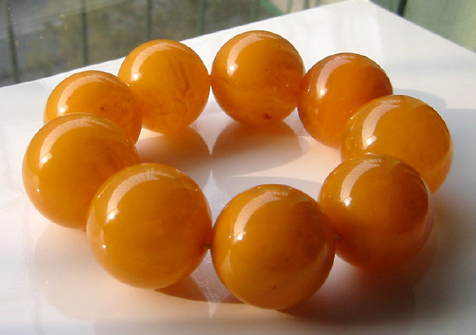 老蜜蜡挂件效果图,精美蜜蜡吊坠一套