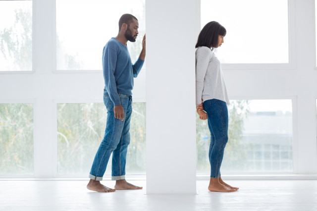 为什么老婆对别人热情对自己冷淡,老婆对老公越来越冷淡是什么原因