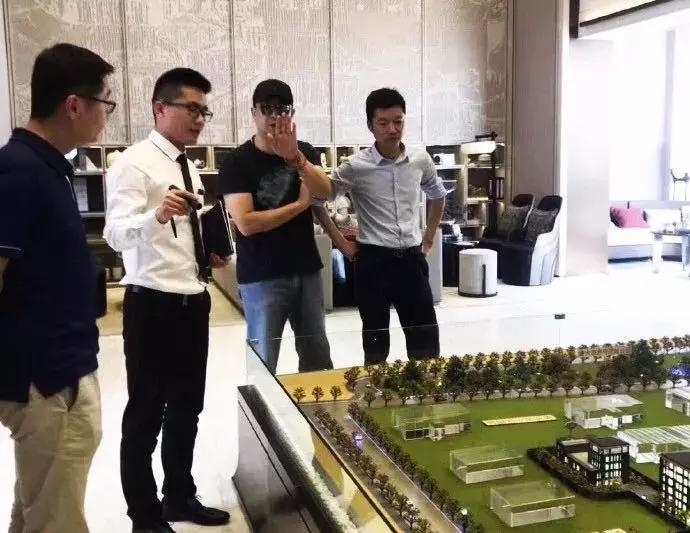 西安迎来团购落户时代,我们疯狂“抢人”到底为了什么?