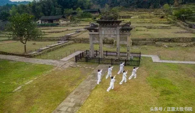 初学者练太极的正确方法,想练传统武术怎么打基础