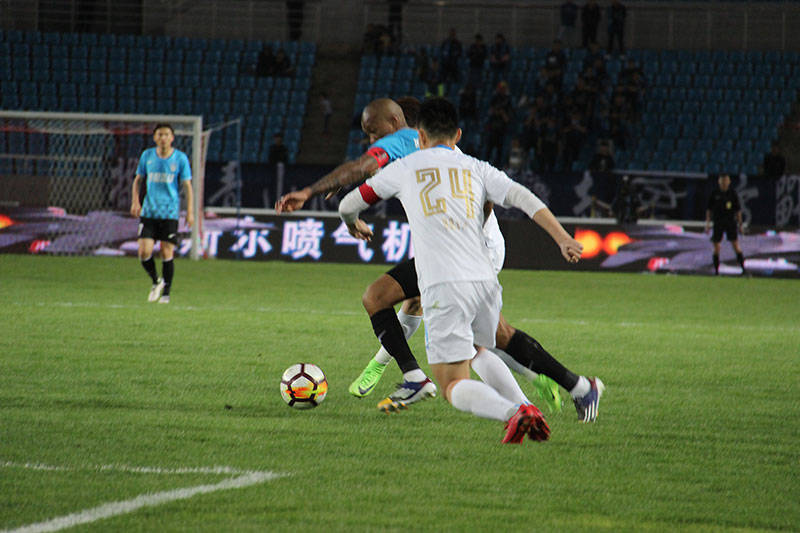 呼和浩特队主场失利视频,呼和浩特足球比赛分析