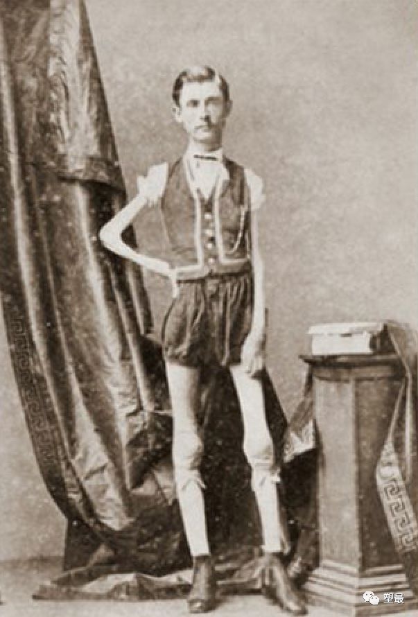 我看了场大尺度畸形人体秀，从此再也没睡过安稳觉！