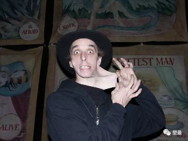 我看了场大尺度畸形人体秀，从此再也没睡过安稳觉！