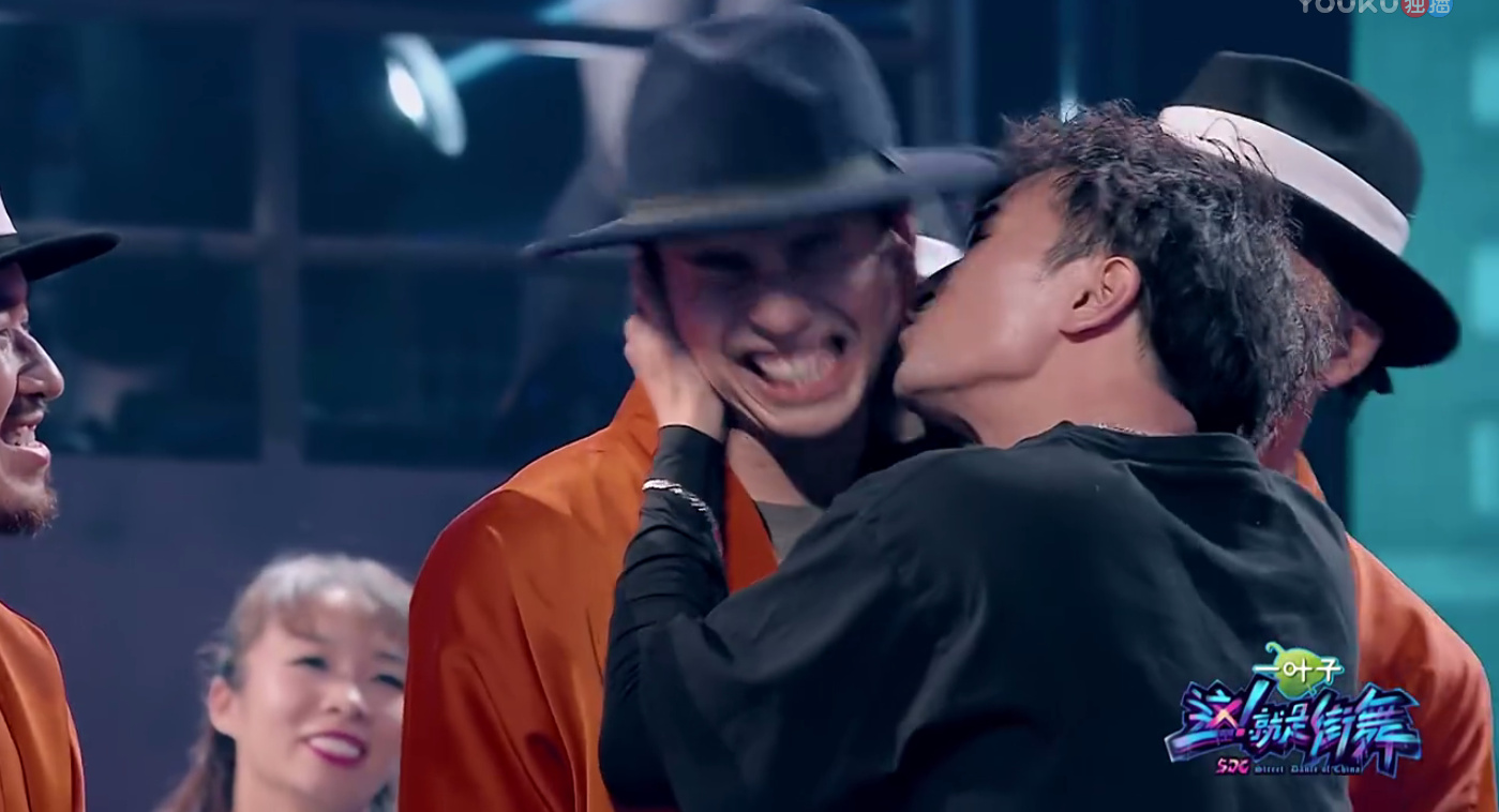 这就是街舞所有人都被吓到了,这就是街舞那些让人感动的瞬间