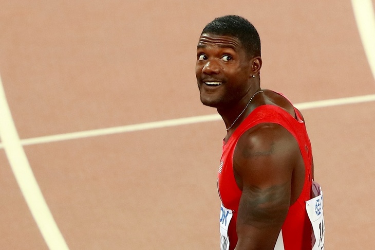 佳能新款全画幅专业微单eosr,佳能全画幅微单eosr5