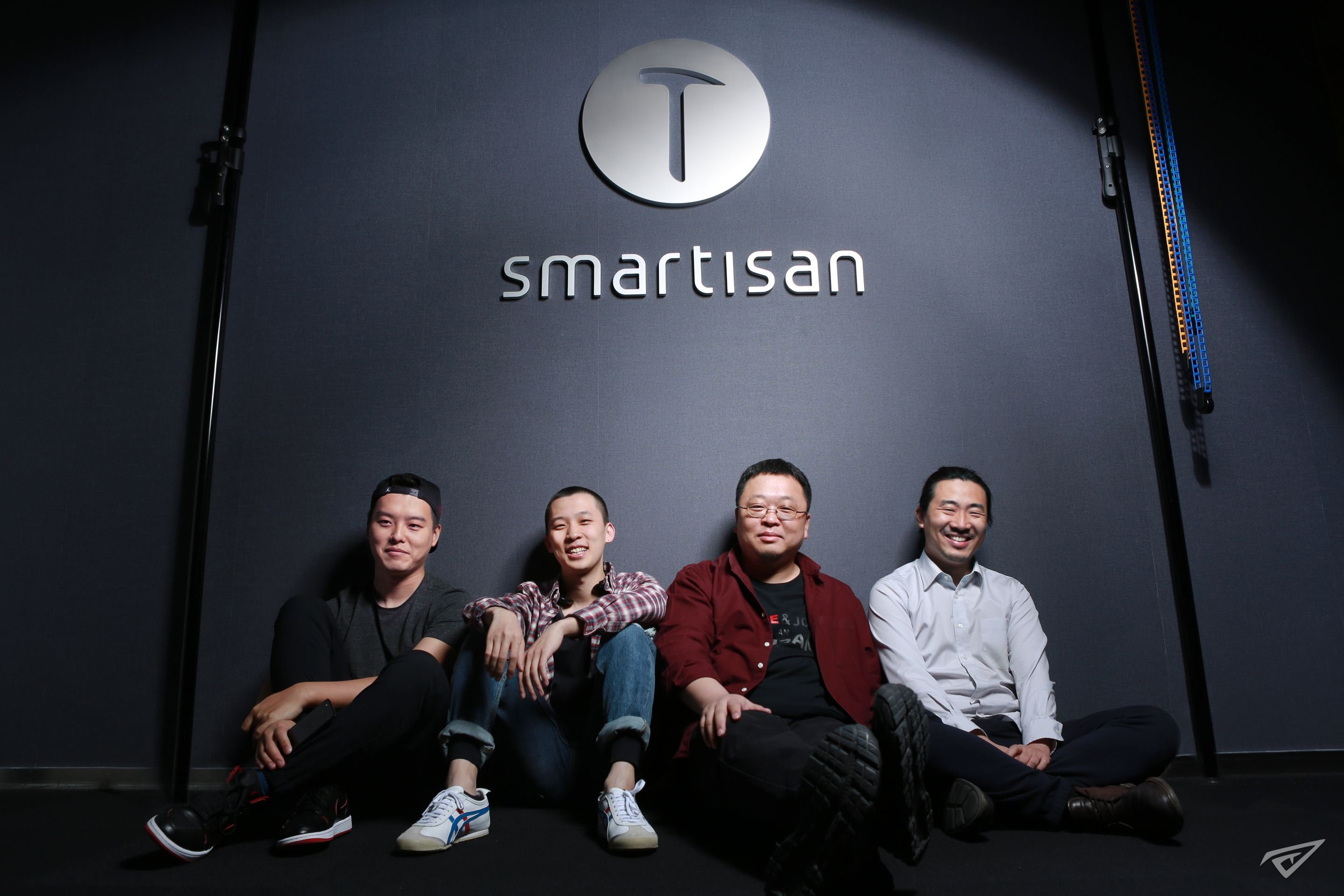 雷军回应王自如被老罗怼事件,王自如与罗永浩辩论雷军