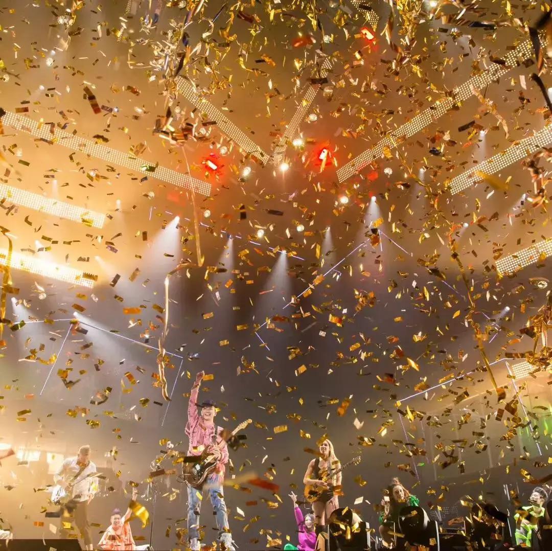 大连胜利视频,大连比赛胜利欢呼场面