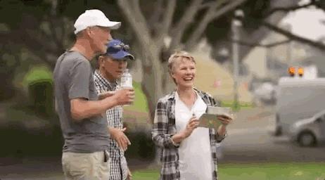 90后中国姑娘，在澳洲街美哭外媒