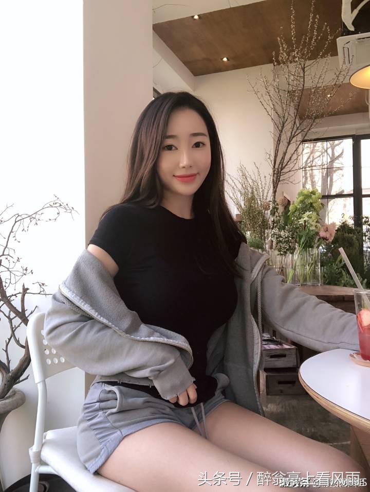 为什么现在男人都喜欢轻熟女人,年轻男人为什么喜欢年龄大的女人