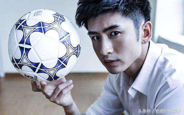 奔跑吧兄弟杨幂踢足球是哪一期,杨幂奔跑吧足球服