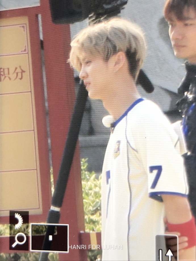 180510网曝《奔跑吧》苏州录制世界杯主题7号足球少年鹿开心的两个两百斤的孩子