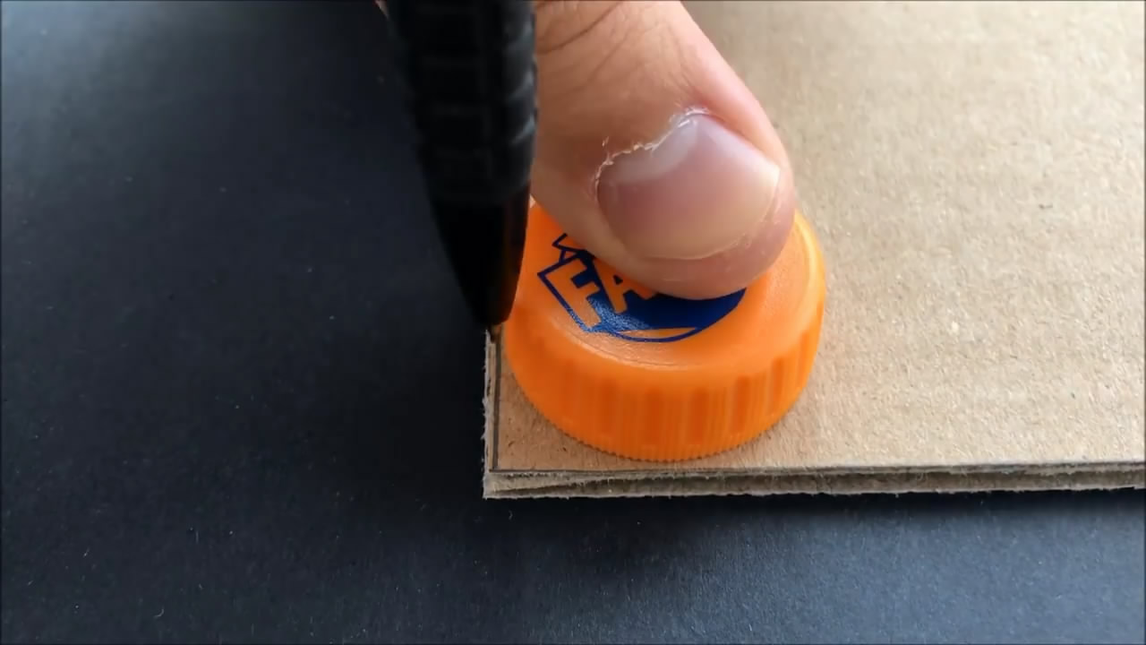 纸板公交车手工制作,手工公交车制作幼儿园纸箱