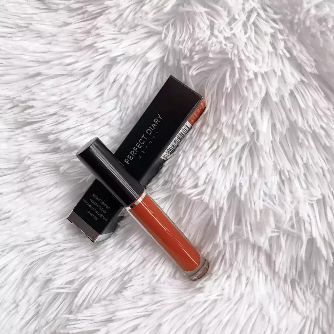 阿玛尼唇釉415和405黄皮更推荐哪款,六十块钱之内的唇釉