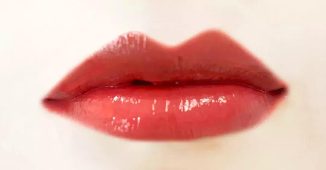 阿玛尼唇釉415和405黄皮更推荐哪款,六十块钱之内的唇釉