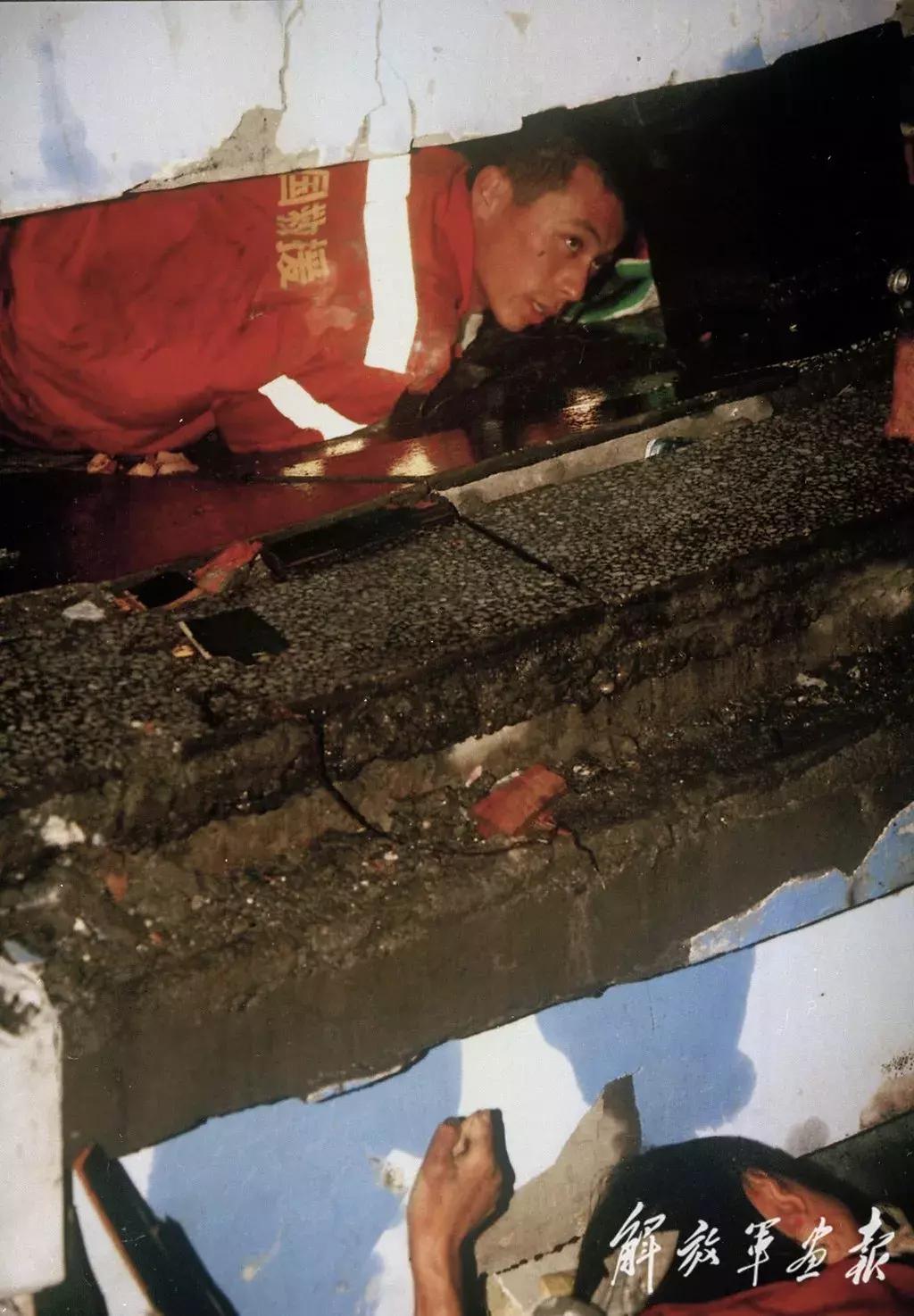 抗震救灾汶川,汶川地震十年感人视频播放