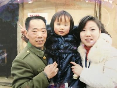 汶川地震被困7天的老人,汶川地震狗救老太太